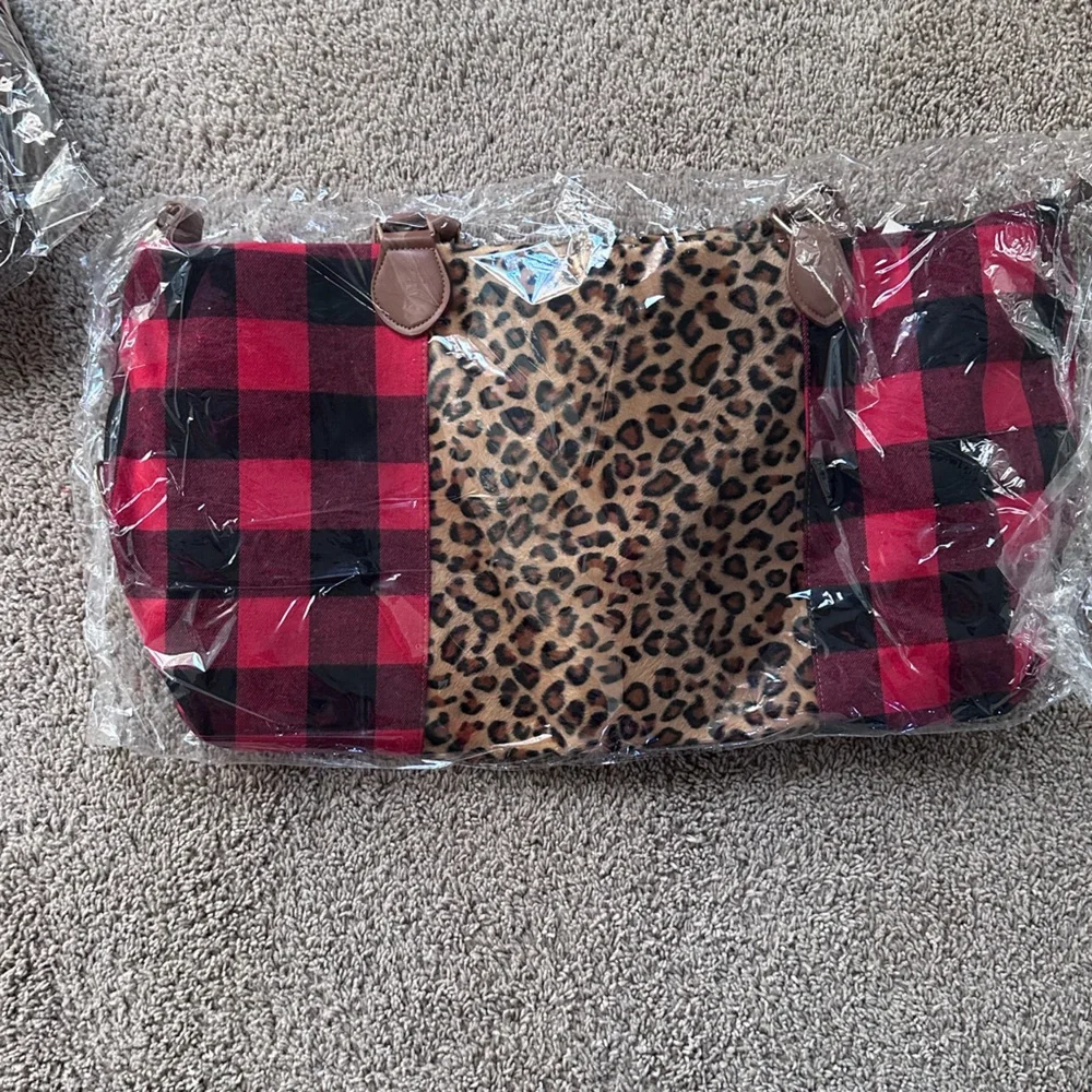 BUFFALO PLAID/ANIMAL PRINT DUFFEL BAG - Picture 5 of 6